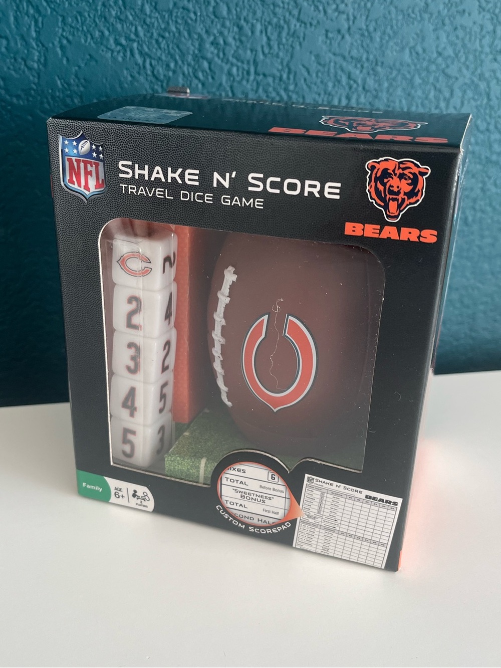 NFL Chicago Bears Football Yahtzee Shake N' Score Travel Dice Game